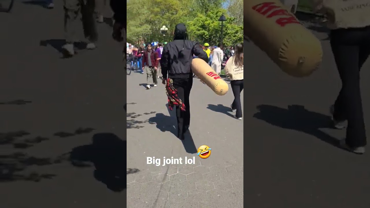 420 in Washington Square Park #funnymoments #nyc #travel #420