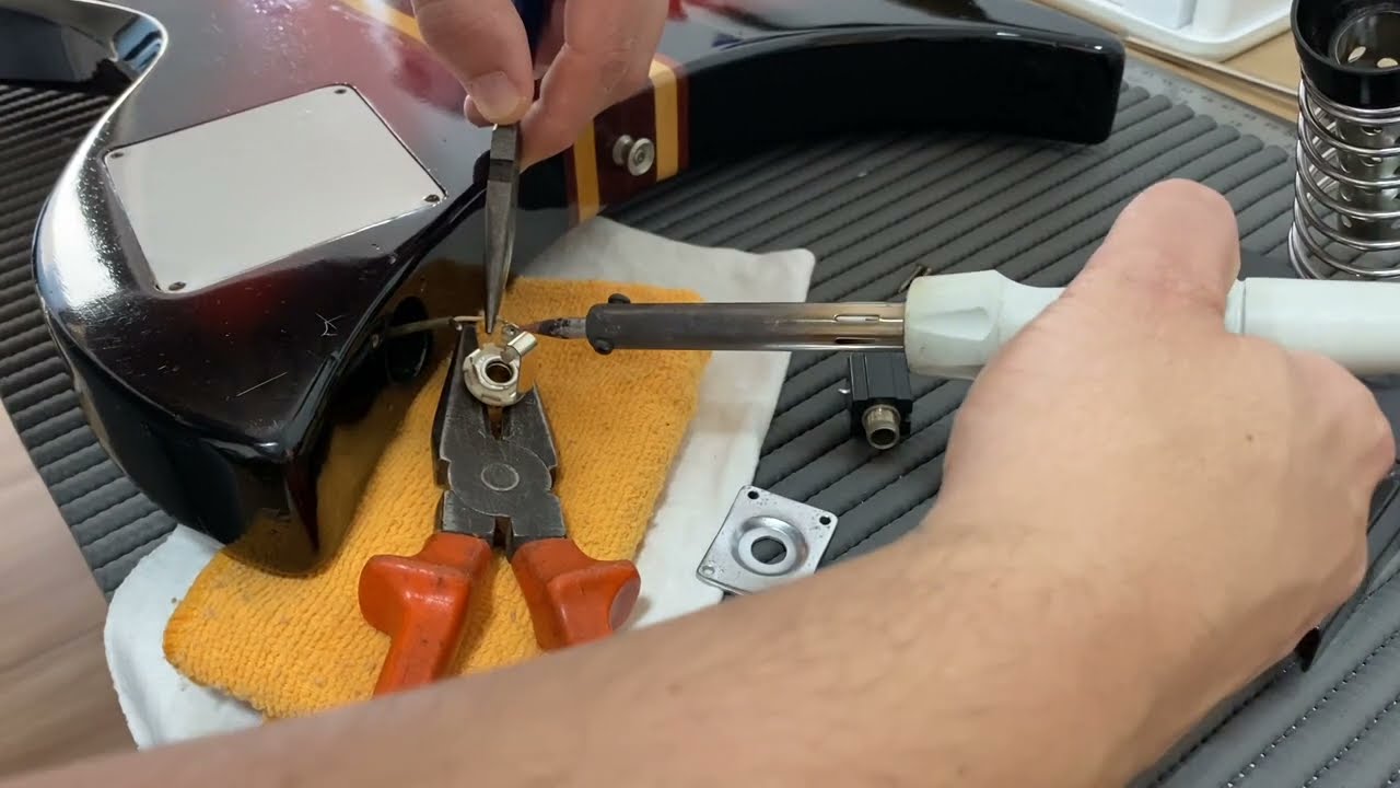 COMO TROCAR O JACK DA GUITARRA (MONO)