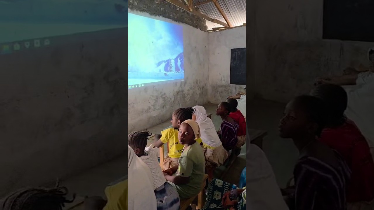 PROGETTO BANCHINI - SCUOLA HOUSE OF JOY DI ARABUKO -KENYA - Sala Proiettore per Lezioni al Computer