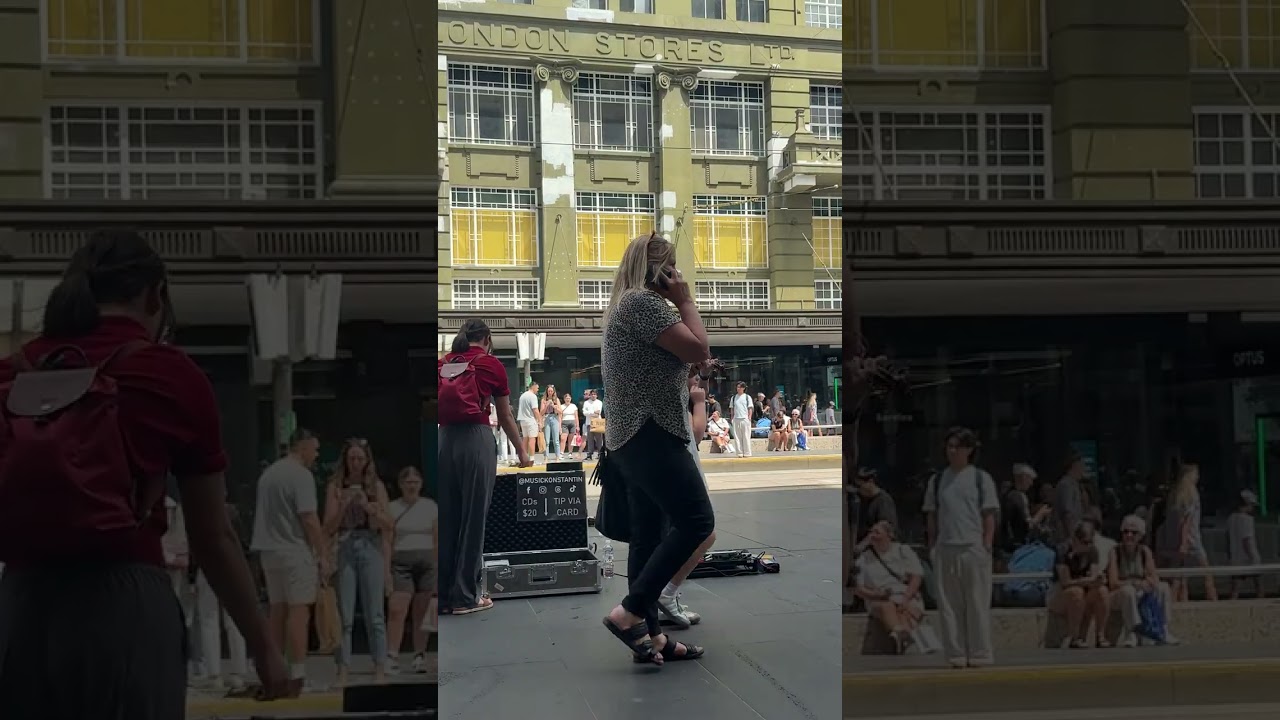 Live performance on the streets of Melbourne, Australia 