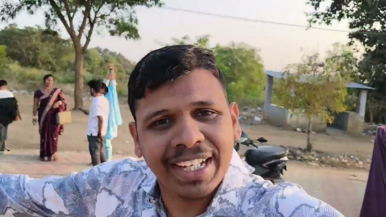 Gaon pahuch gaye Reels banane keliye 😁