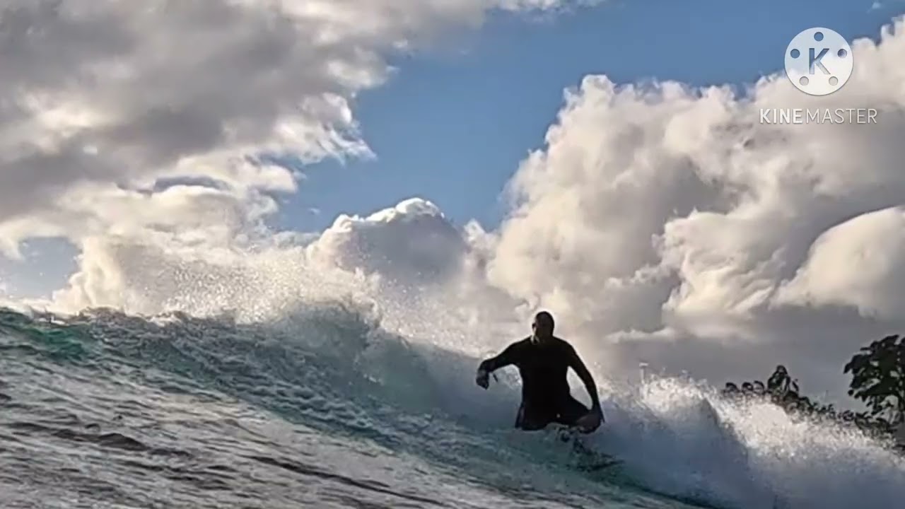Bodyboard surfing 