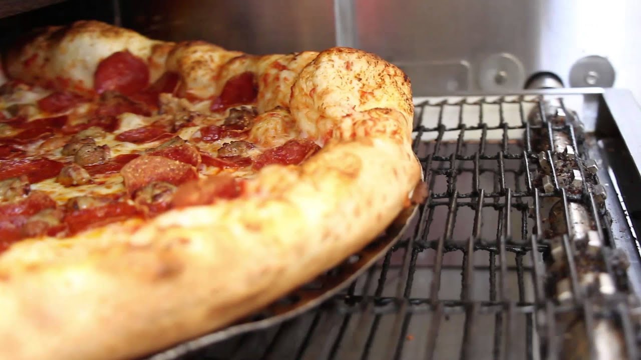 Brozinni Pizzeria Feeds the Speedway 5 Hundred Crew