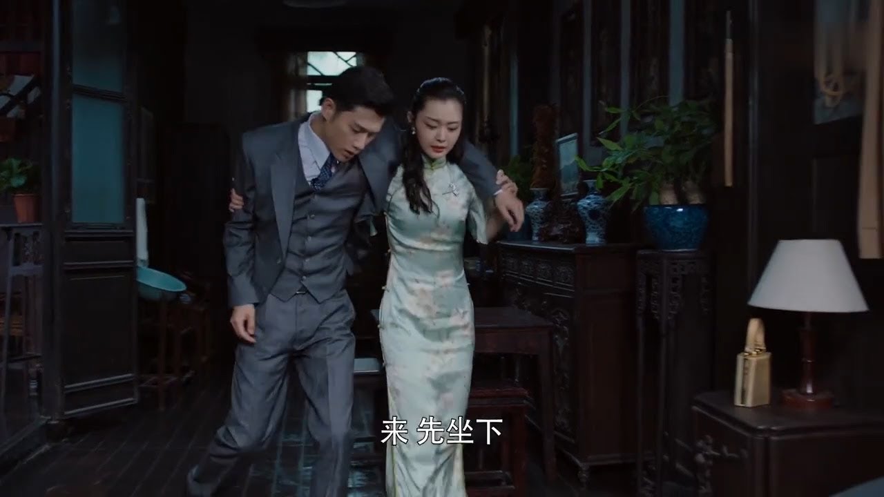 霸道總裁遭人追殺受重傷，灰姑娘貼身照顧他，不料霸道總裁卻急著趕灰姑娘走，不是不愛而是愛不起啊！