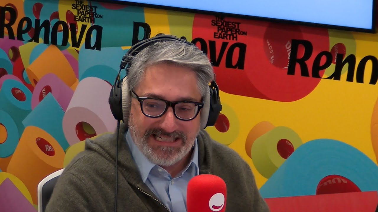 Rádio Comercial | O papagaio sabe que os chinelos estão na sauna? - O Homem Que Mordeu o Cão
