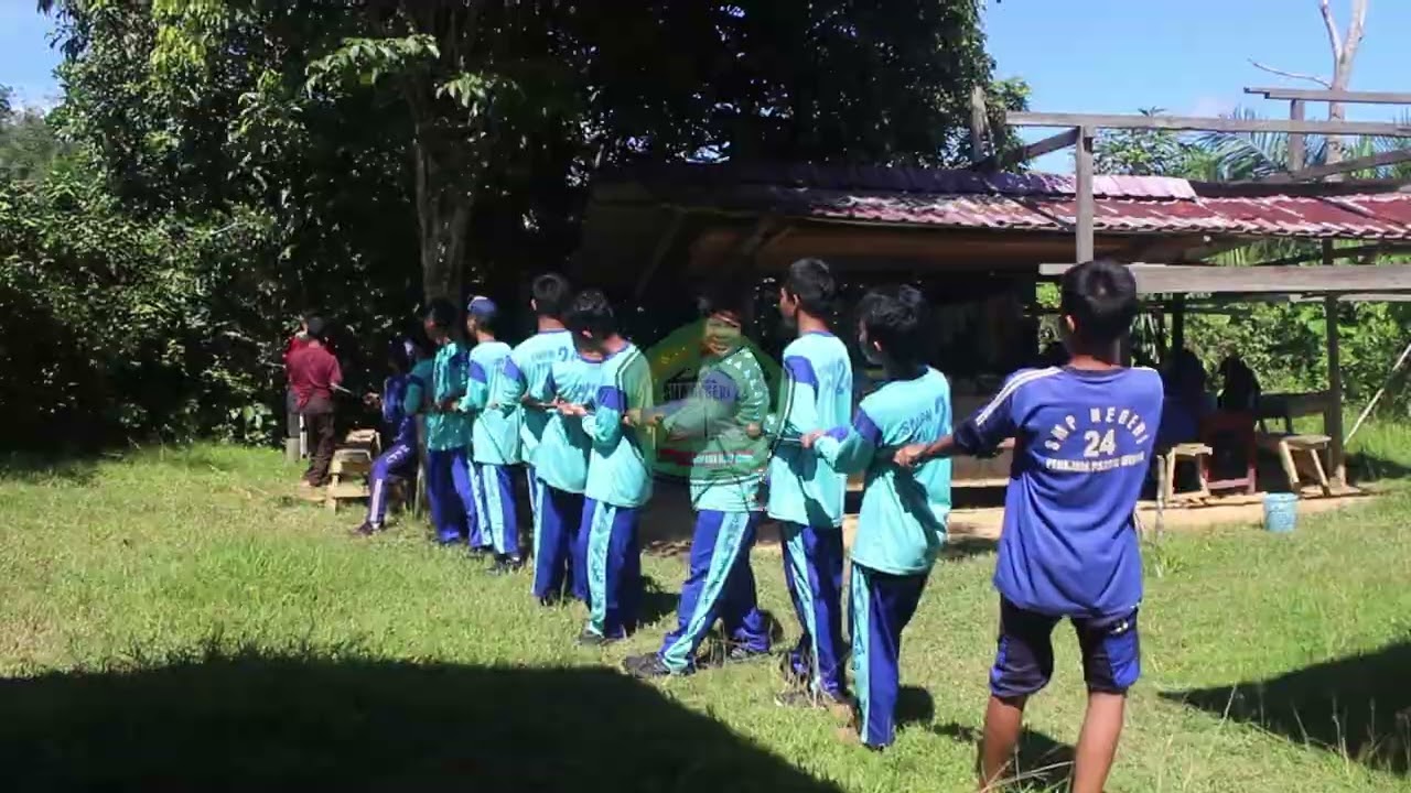 Penebangan Pohon Liar di Batas Sekolah Demi Keamanan dan Kebersihan Lingkungan part 2