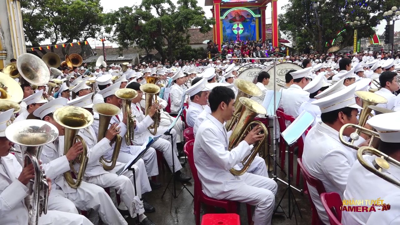 HỘI KÈN ĐỒNG PHẠM PHÁO - KHÚC CA MẶT TRỜI ( LỄ TRUYỀN DẦU 2016 )