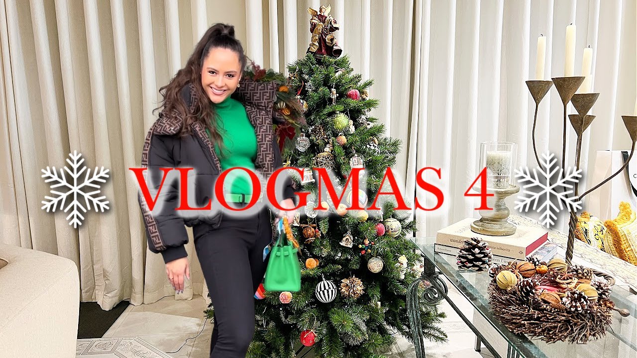 Putting Up the Christmas Tree & Going Home to My Parents | VLOGMAS 4