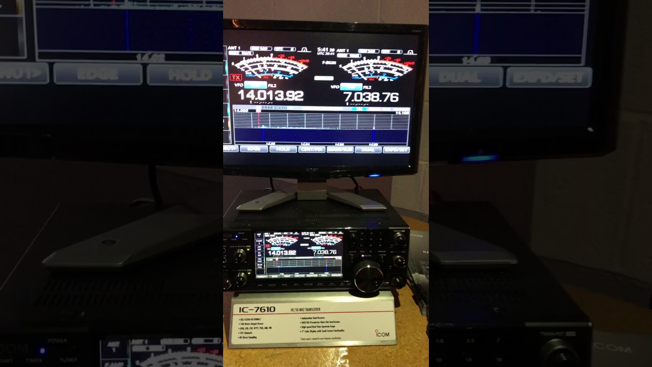 IC-7610 with external display