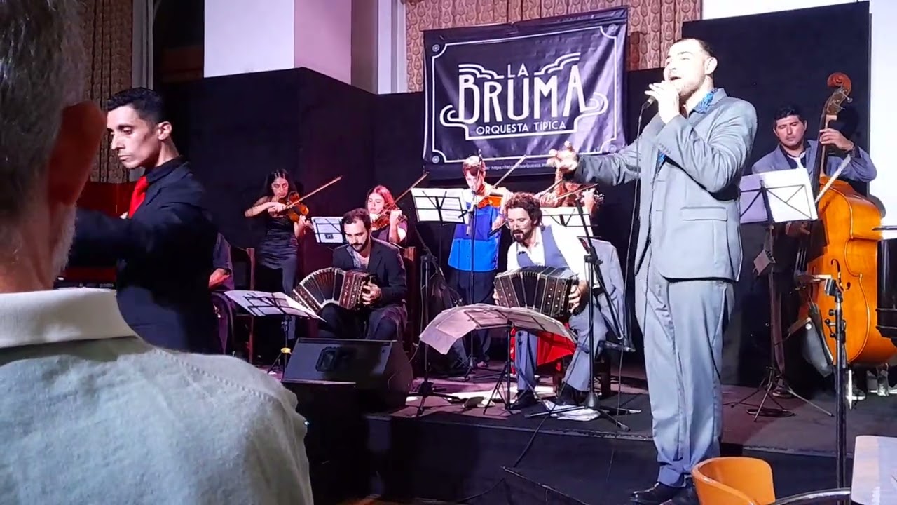 Seba Siguiroff y LA BRUMA ORQUESTA TIPICA 