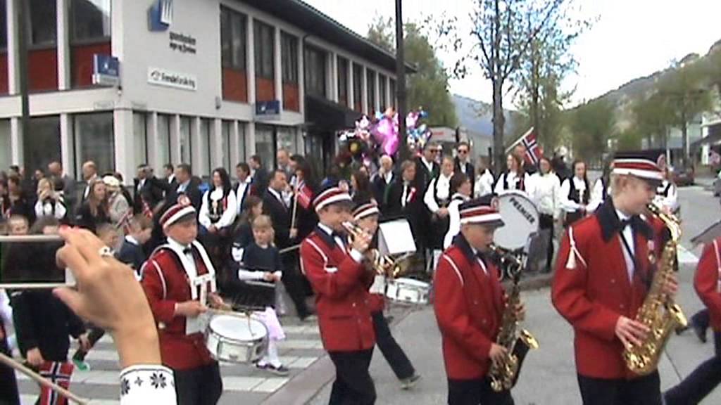 17 mai toget 2015 i Stryn