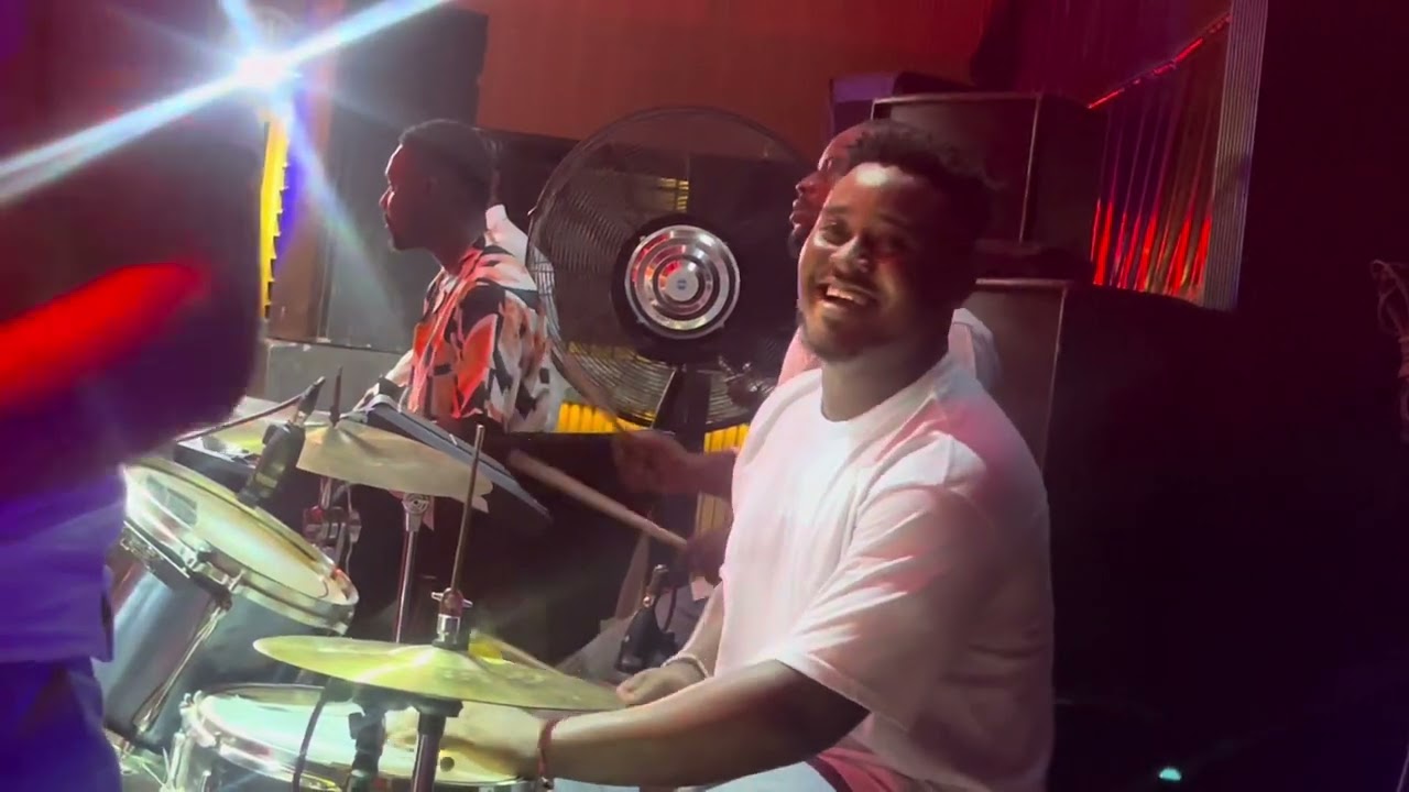 EVENING SERVICE 😉😋😋 ​#funhouse #groove