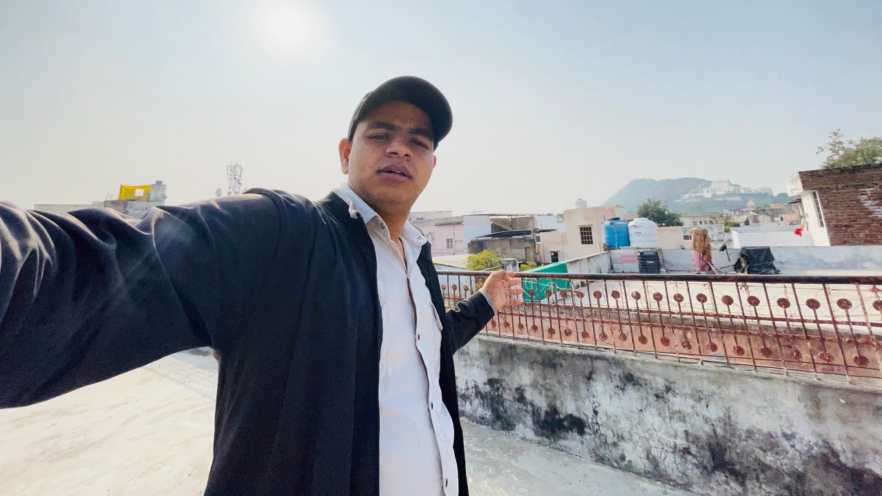 Bazaar ke andar gadi chalate hue vlogs😧