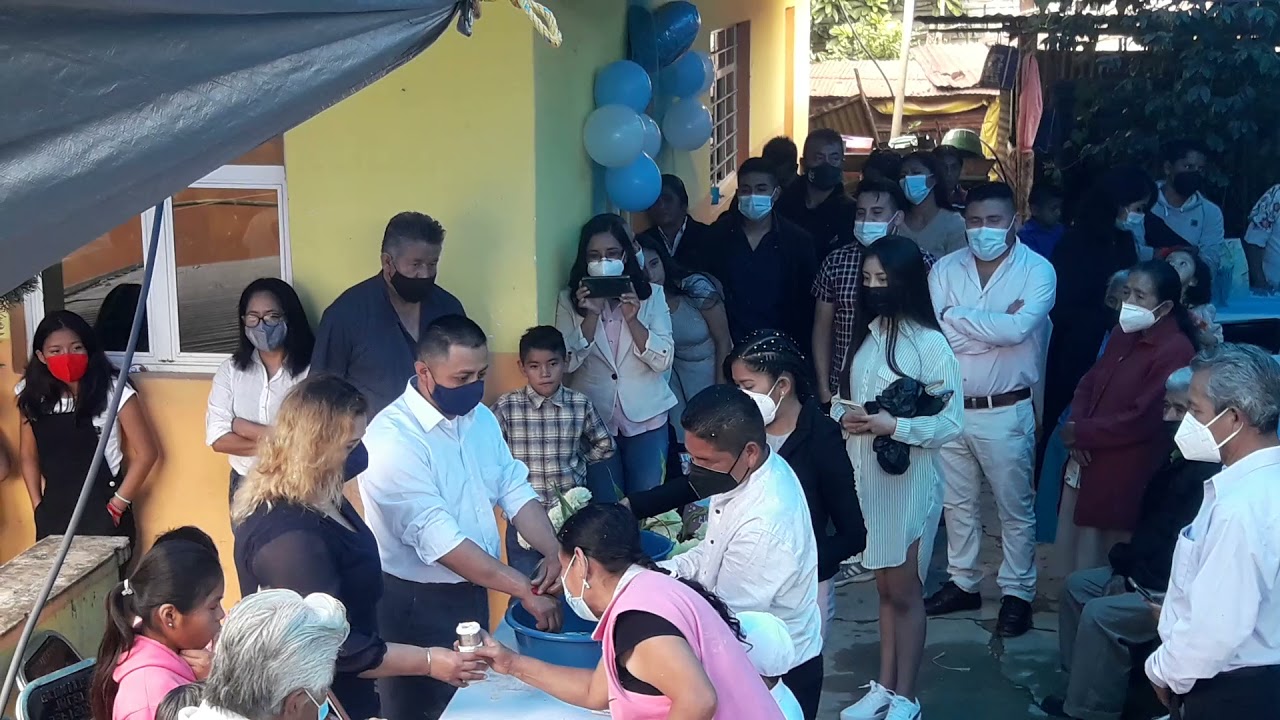 Tradicional Lavada de Mano A Padrinos de Bautizo San Mateo Yoloxochitlan, Oaxaca