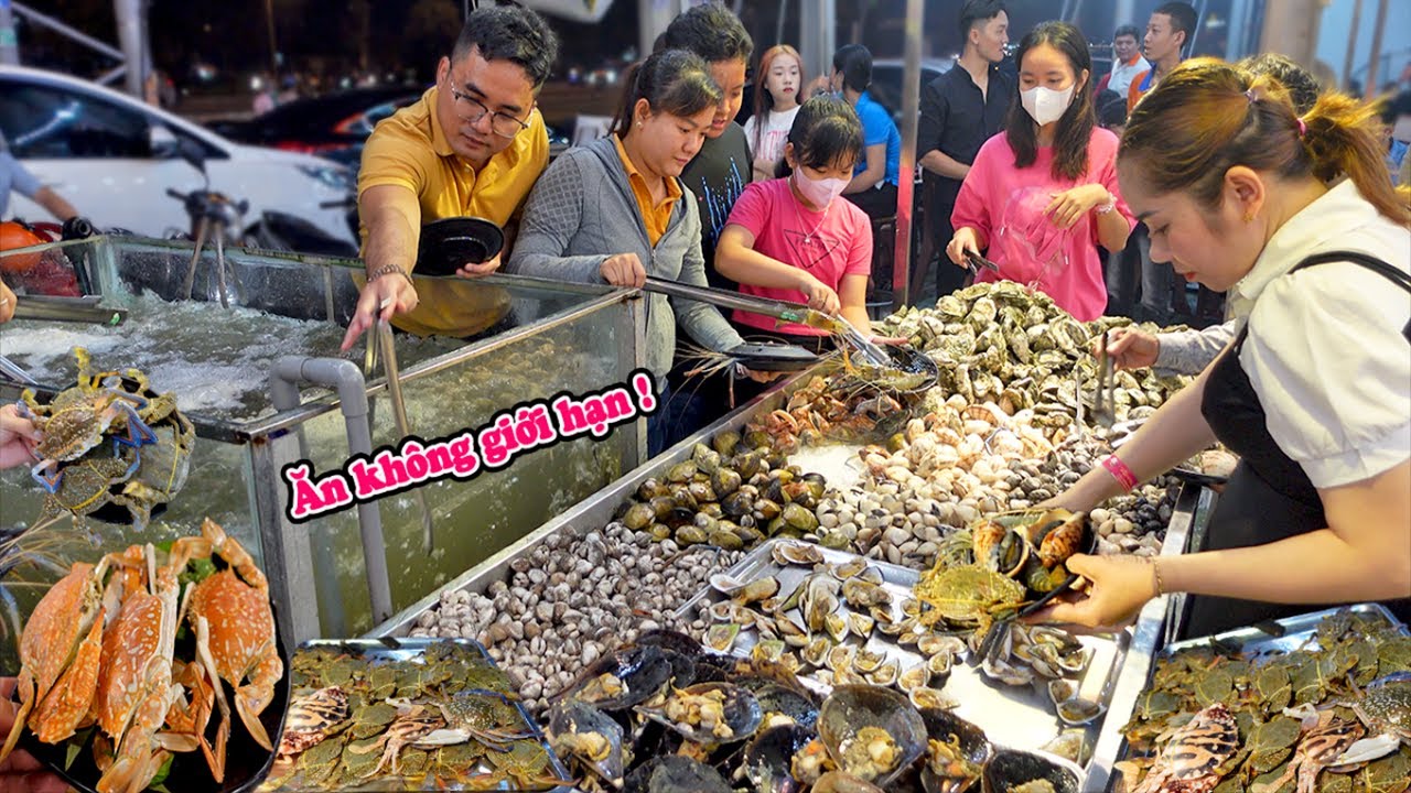 Choáng Buffet, Tôm Càng, Ghẹ, Mực gần 100 món hải sản tươi sống đông nghẹt khách ở Thủ Đức