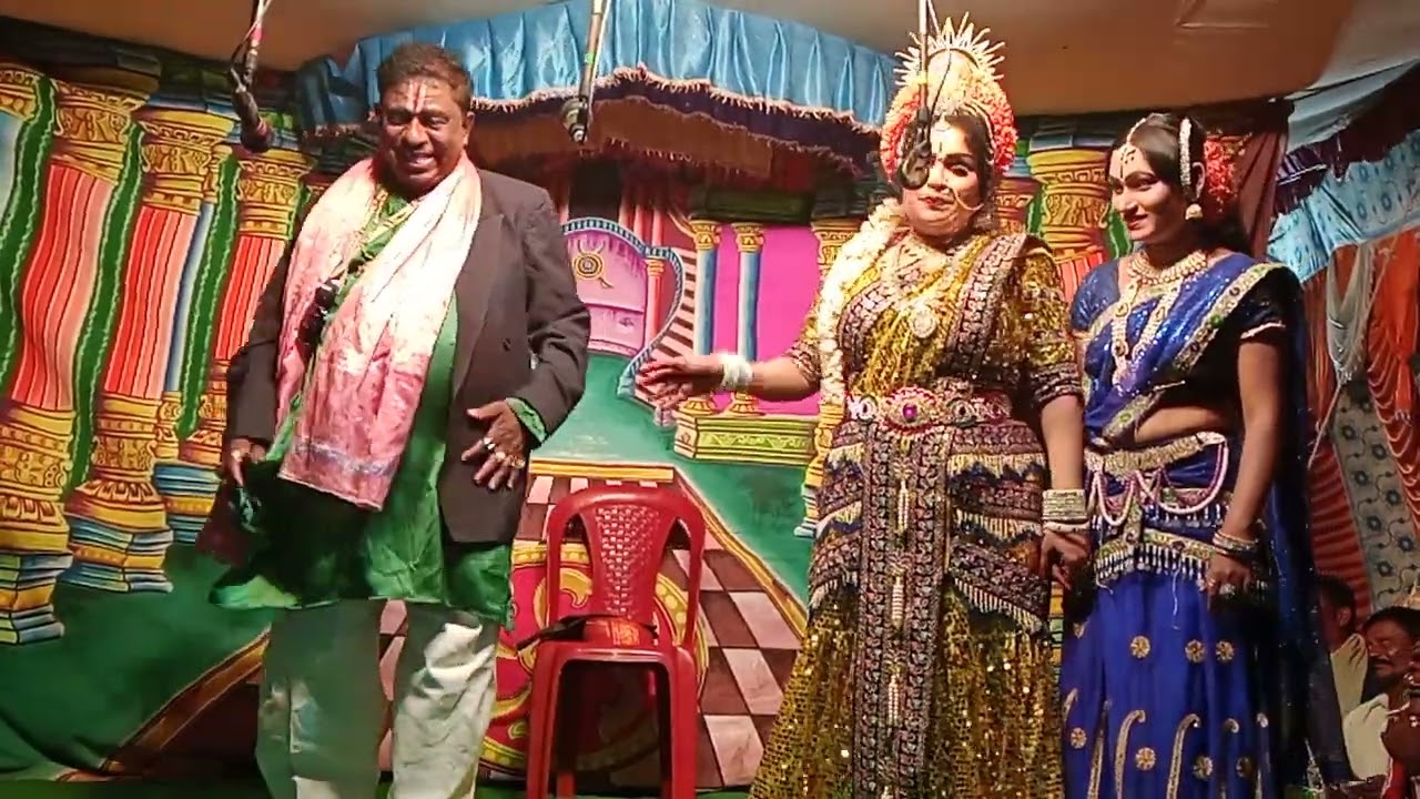 మద్దిలేటి దేవస్థానంలో రోసి రెడ్డి గారు G రత్నశ్రీ గారు. దేవి గారు. Subscribe and like దయచేసి షేర్