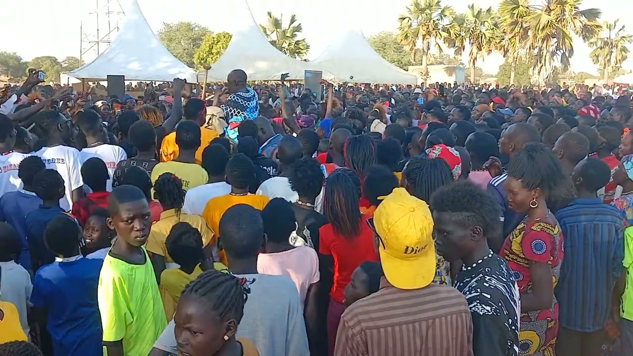 Martin Mayep Performing live in Deng Maken's Fundraising in Ariath Madina