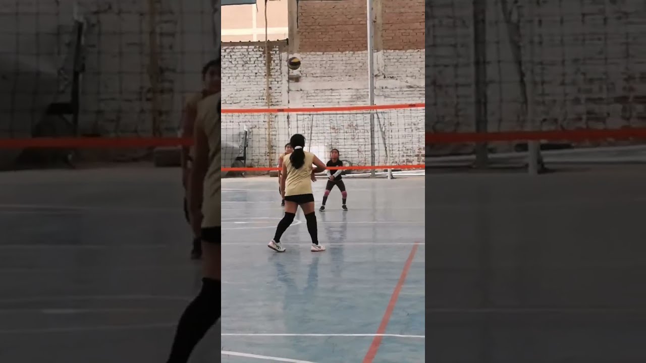 Club de Volleyball de Universitario - Práctica entre las alumnas 