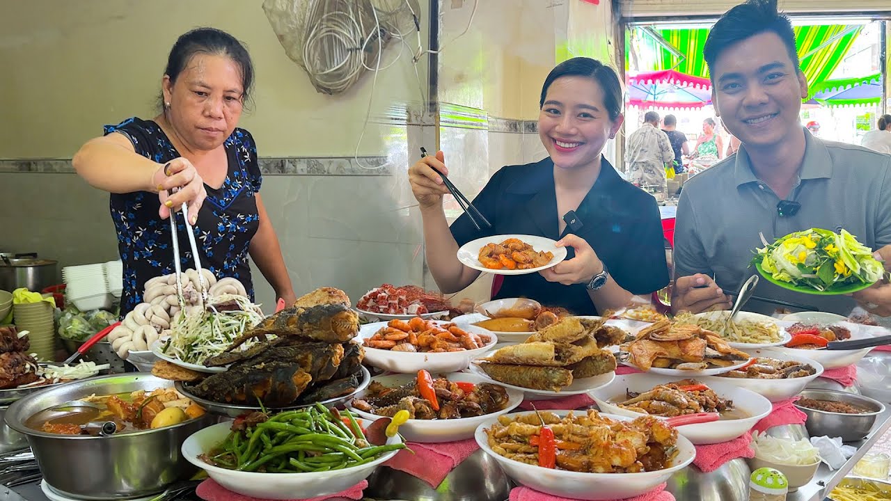 Ánh Kua ăn mừng hợp tác với Tùng Travel bằng Bữa cơm Siêu Ngon Siêu Nổi Tiếng ở Quận 3