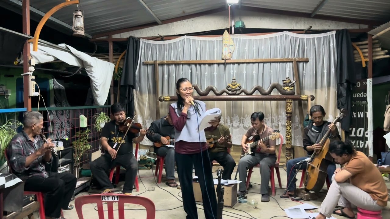 Jauh Sudah / Original Keroncong Indonesia / Musisi Keroncong Jalanan