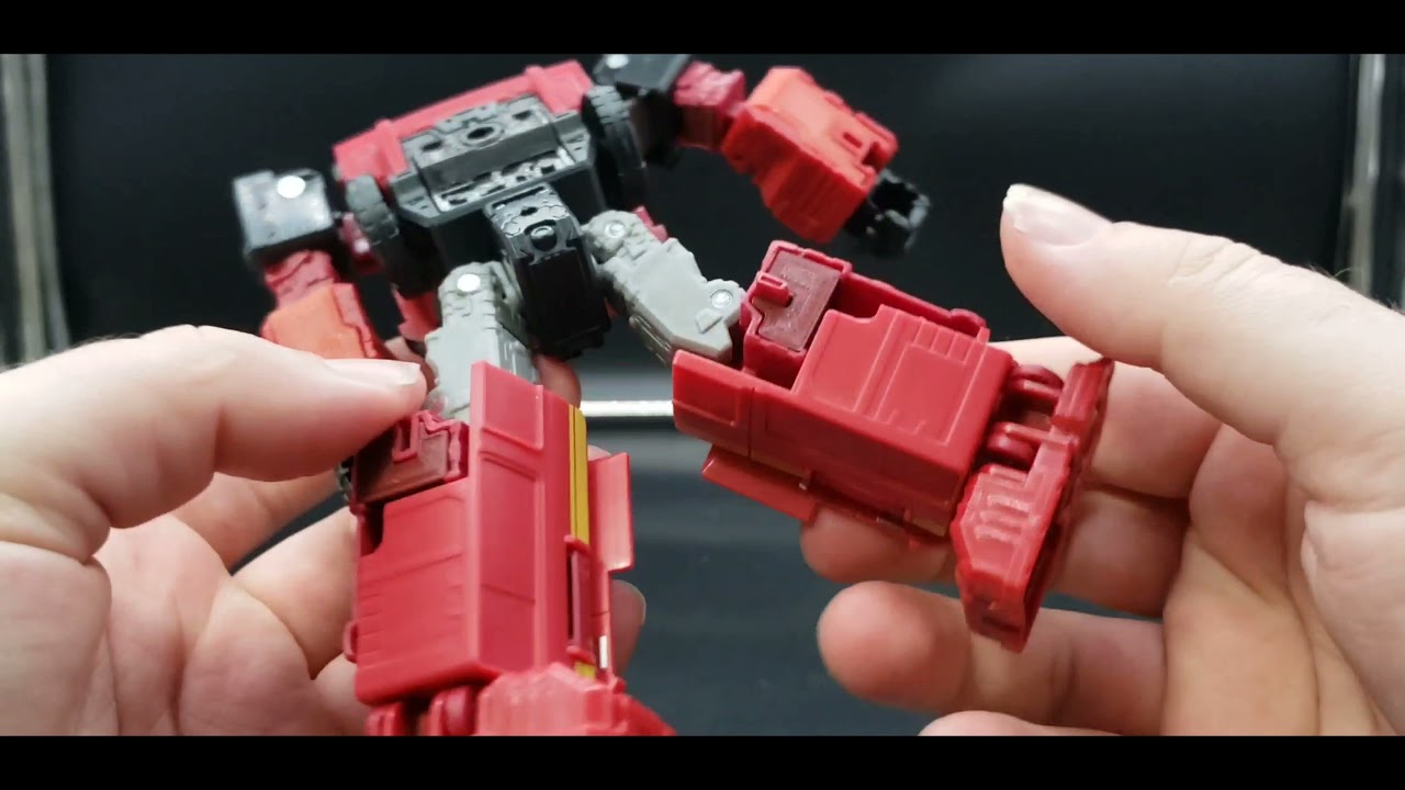 Earthrise Ironhide and Ratchet upgrade kits
