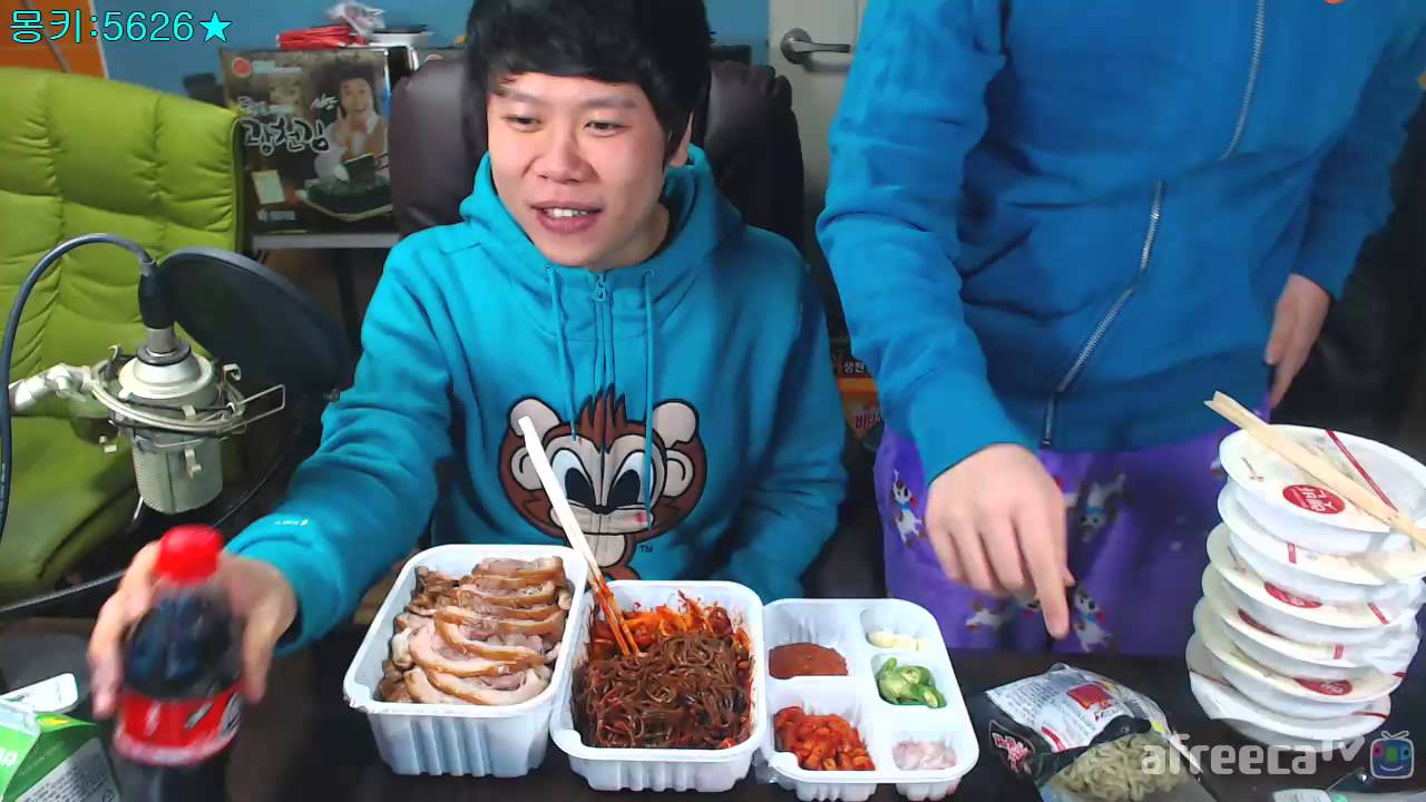 몽키BJ(갑과을먹방! 참족발+땡초불닭면+햇반7개?먹방)클린??