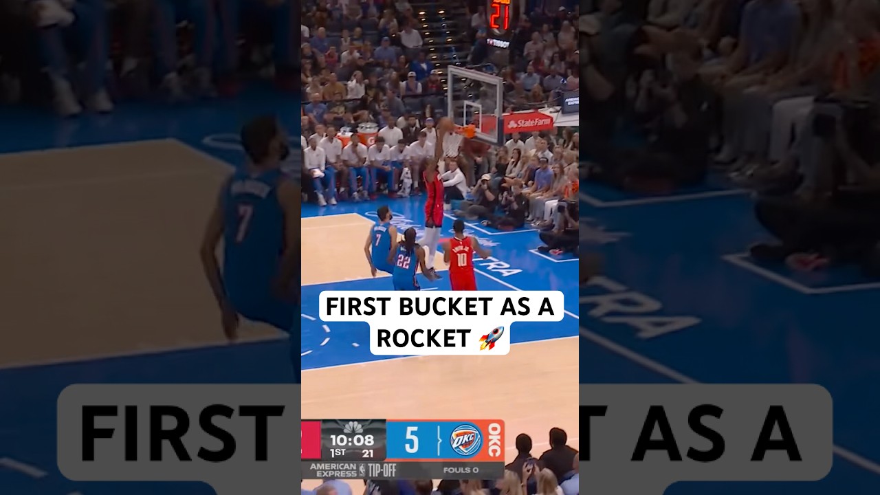 Kevin Durant gets his first bucket as a Rocket