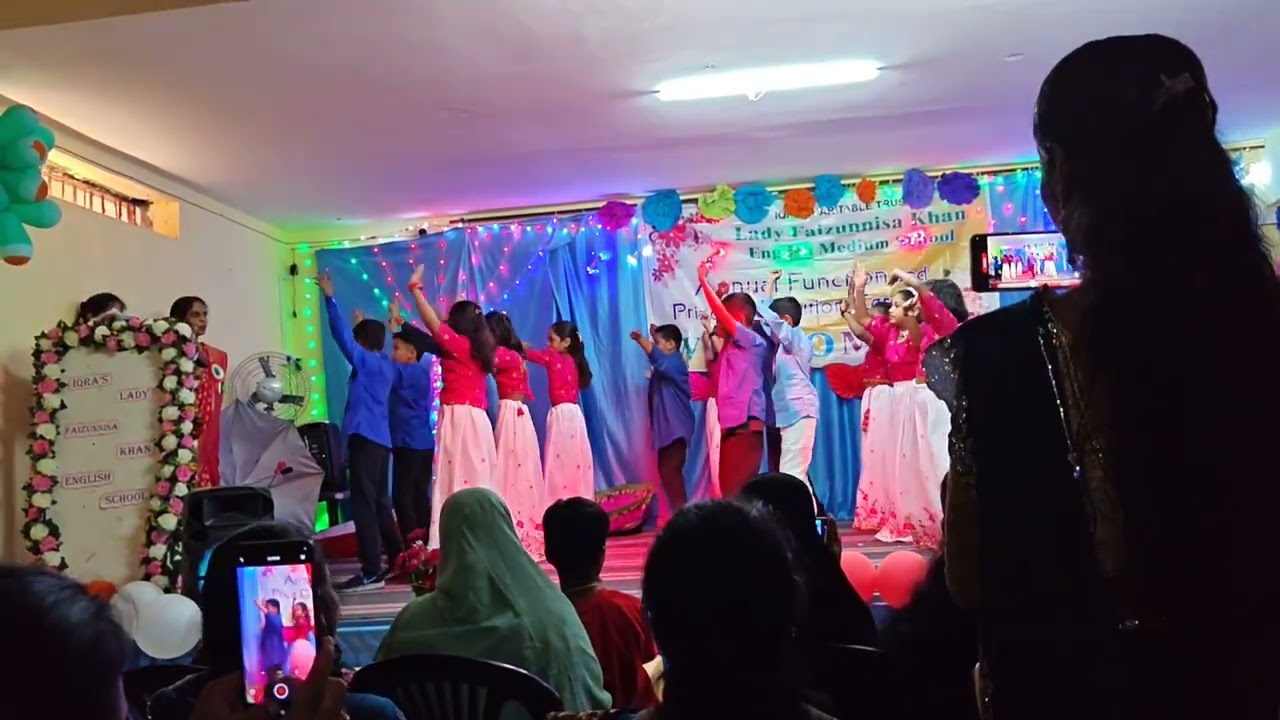 Sar per Lal topi fir bhi Dil Hai Hindustani remix song annual function dance