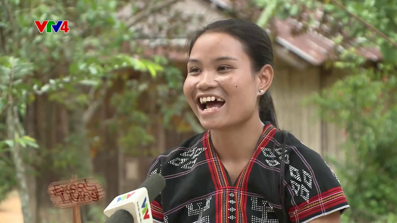 AVANA Vietnam on Vietnamese TV channel  VTV4 ,  new CO'TU,RE collection made in the mountains 2016