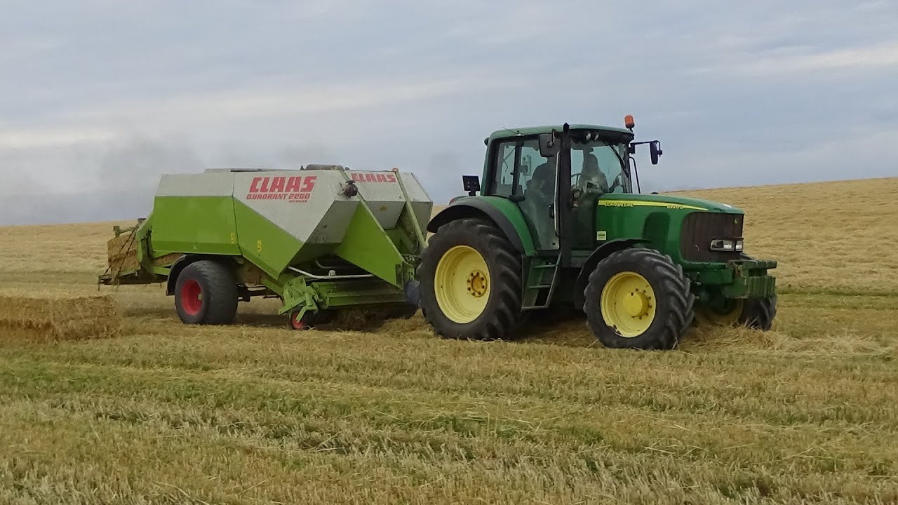 Harvest 2022 - Baling Straw with John Deere 6920S & Claas Quadrant