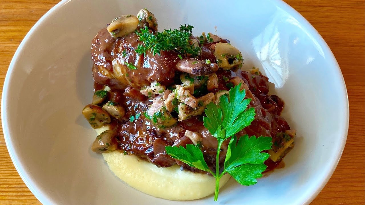 【フライパン１つで作れるフランス郷土料理・コックオーヴァン#70】鶏もも肉の赤ワイン煮込み　/  Cuisses de Poulets Fa&ccedil;on Coq au Vin de Morgon