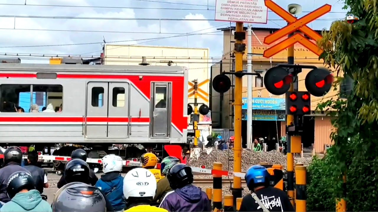 UPDATE PALANG Perlintasan Kereta Api TERBARU KYOSAN Setelah 4 Bulan Beroperasi