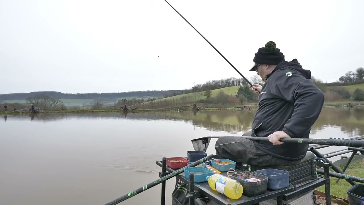 Redhill Fishery - Penny's Pool.  Live Match