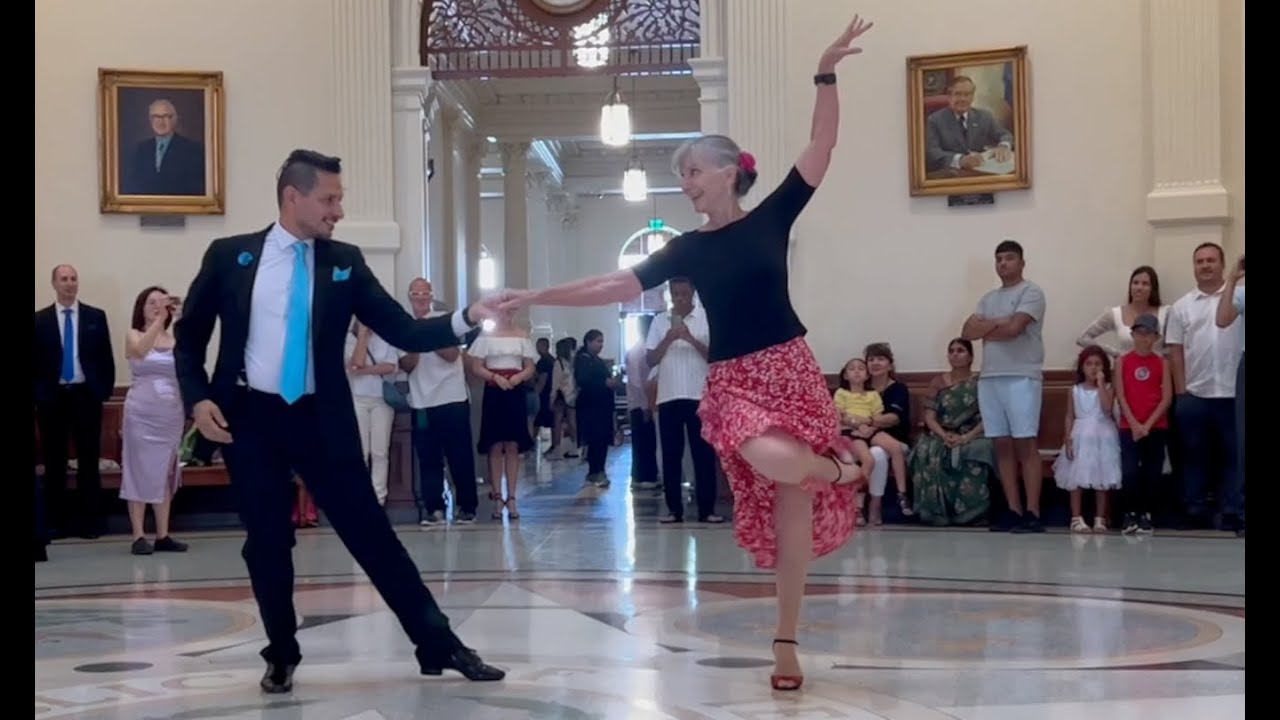 Cathy dazzles the audience with her marvelous milonga!