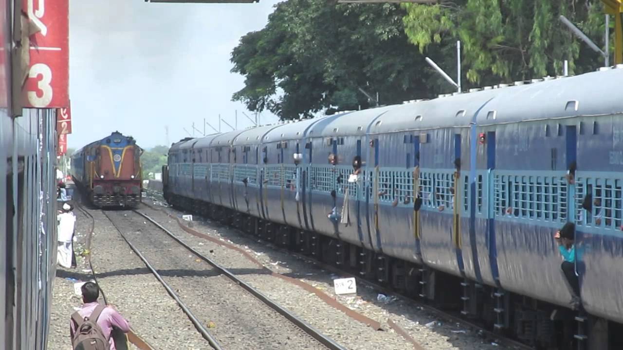 IRFCA - GY WDM-3A powers 12025 Pune - Secunderabad Shatabdi Express !!