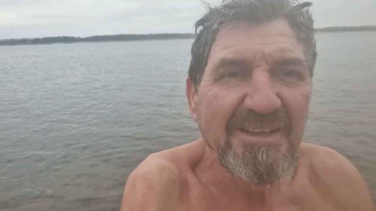6. 12.25г. Река Волга. Воздух 0 °. Водичка огонь 😊👍.