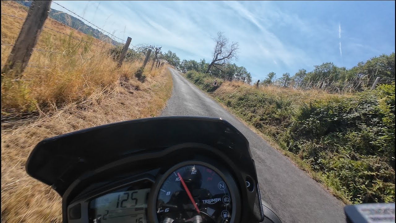 Rallye du Dourdou 2025 - Spéciale de Golinhac - 21ème temps scratch. Triumph 765 Street R