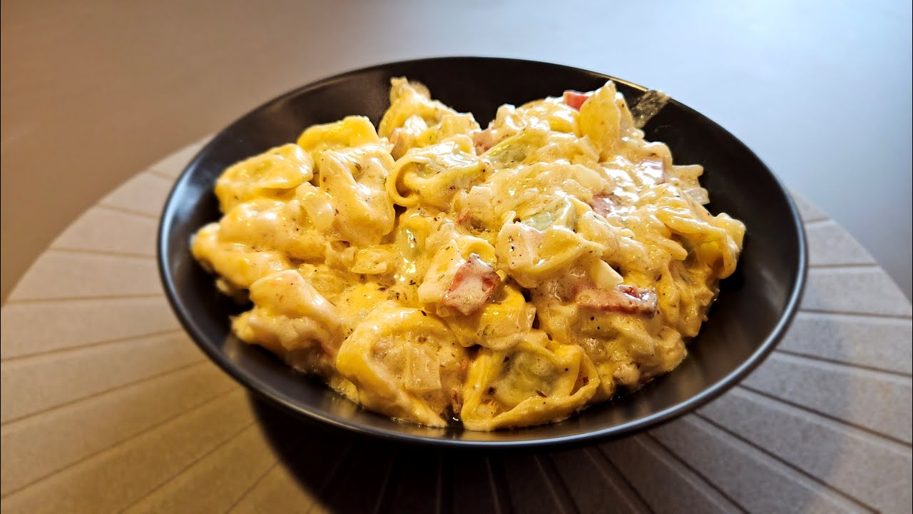 Tortellini sa sirom i &scaron;pinatom u umaku od vrhnja