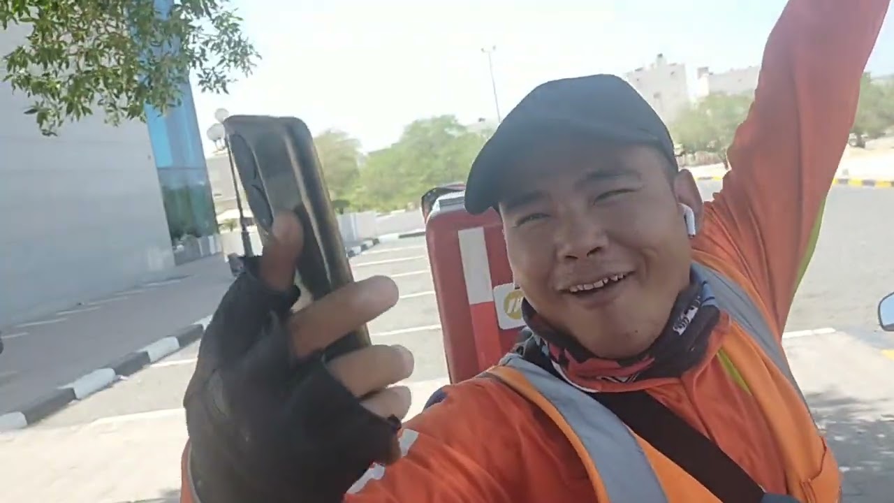 कुवेतमा Talabat Rider हरु उग्र गर्मीकाे सामना गर्दै