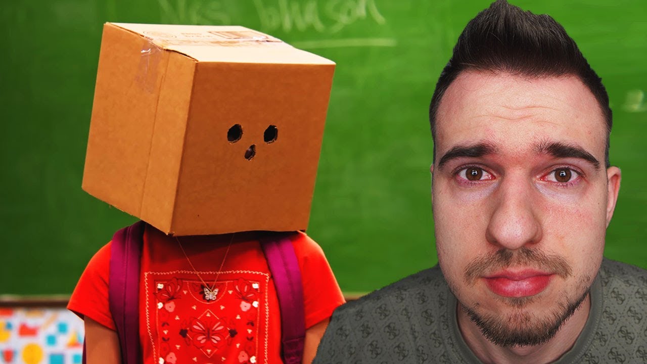 NEM LÁTHATJA SENKI AZ ARCÁT AZ ISKOLÁBAN!