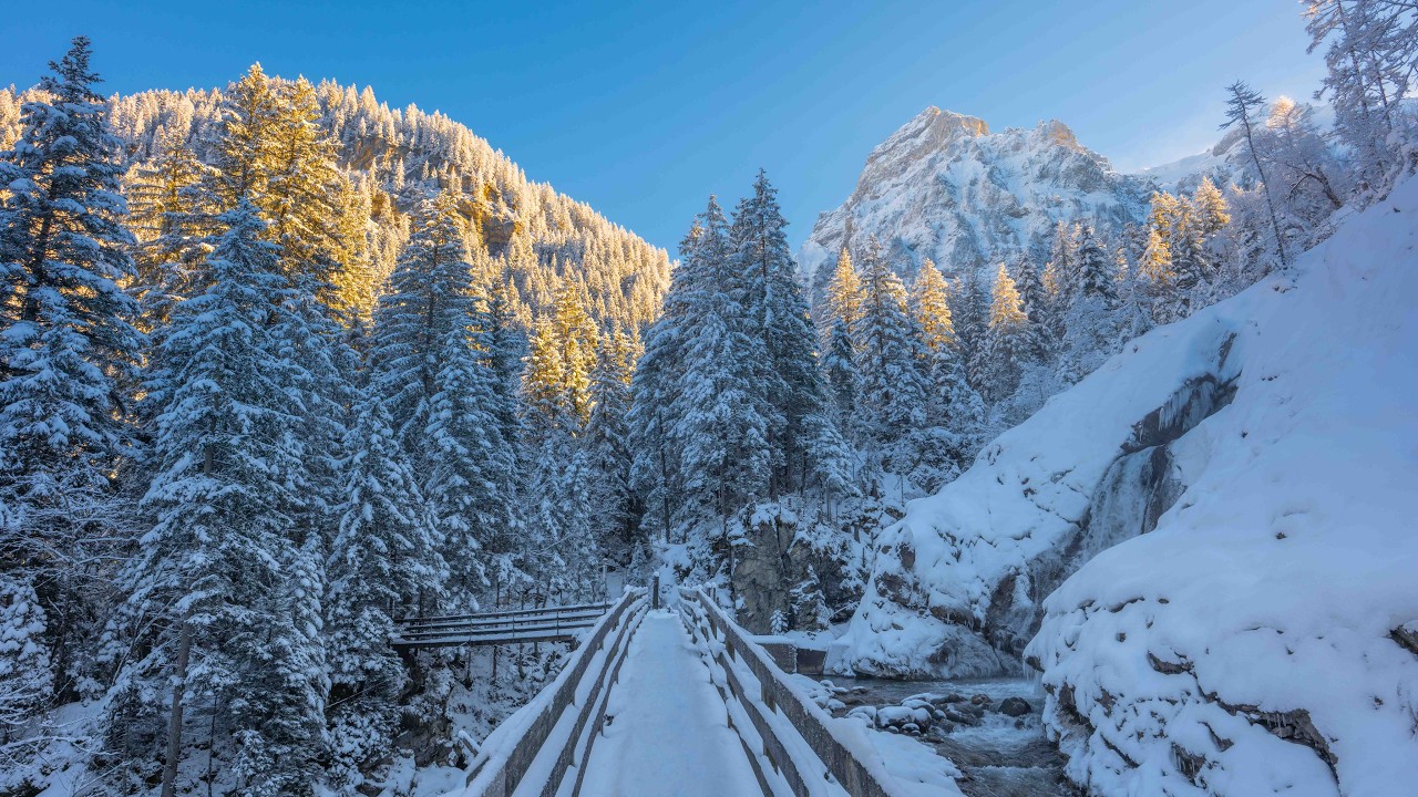 Winter in Switzerland - Magical winter scenes at Simmenfälle Lenk