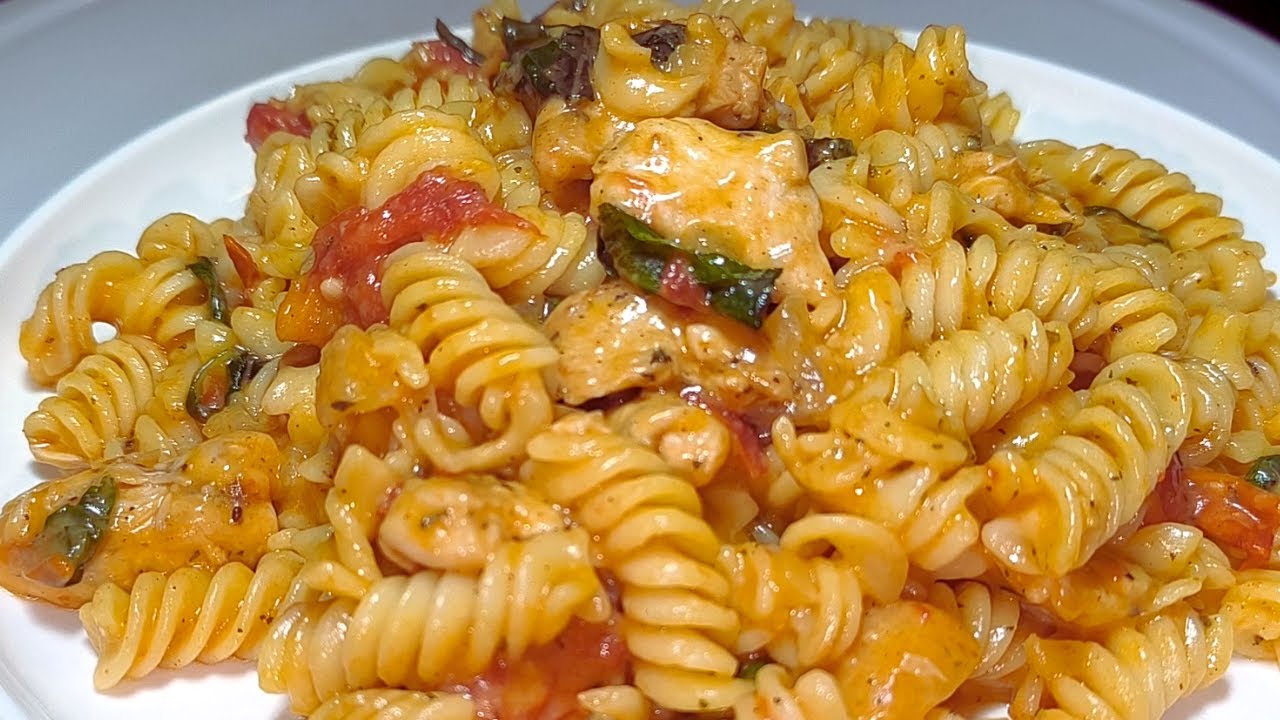 Delicious Creamy Tomato Chicken Pasta In 15 Minutes | Easy Lunch  Recipe.