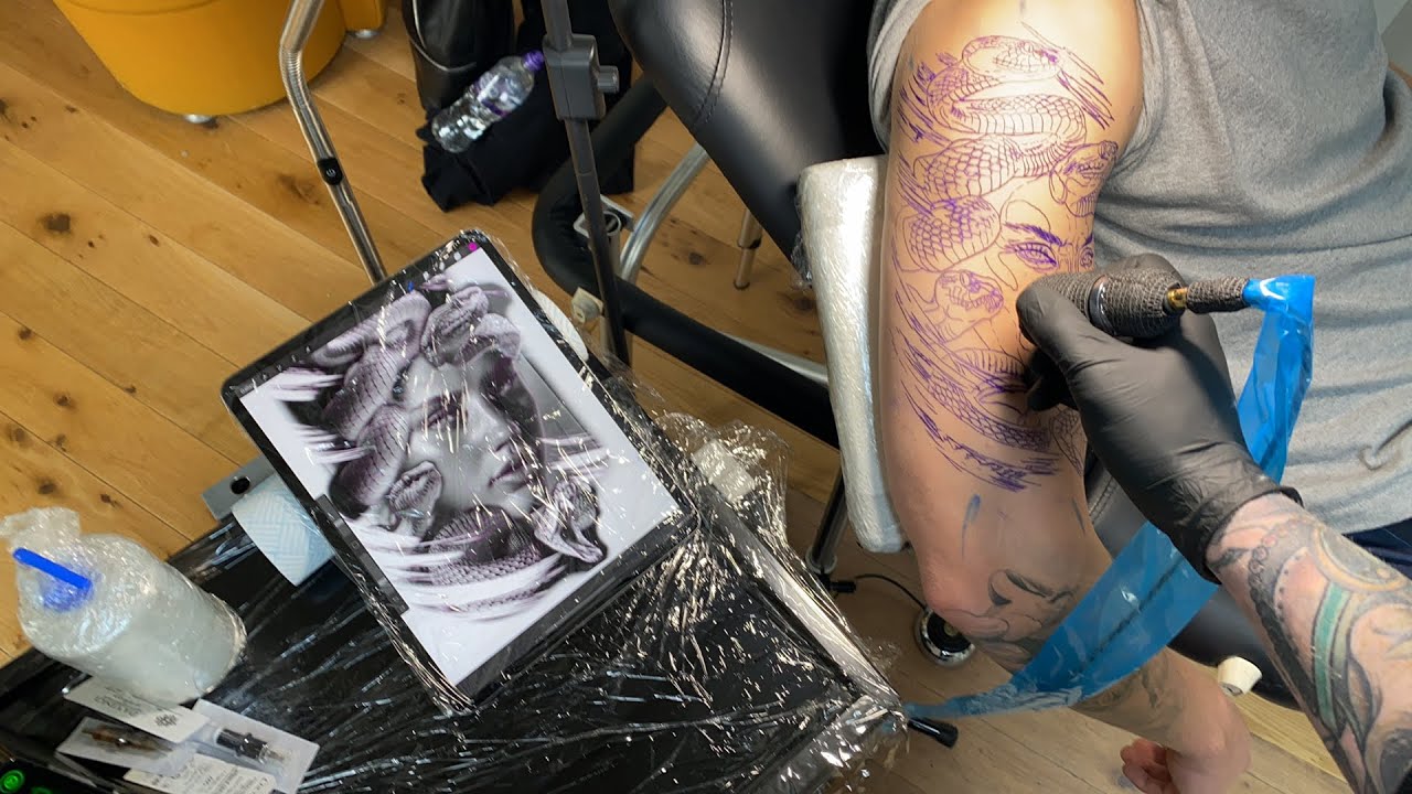LIVE TATTOO: MEDUSA 🐍