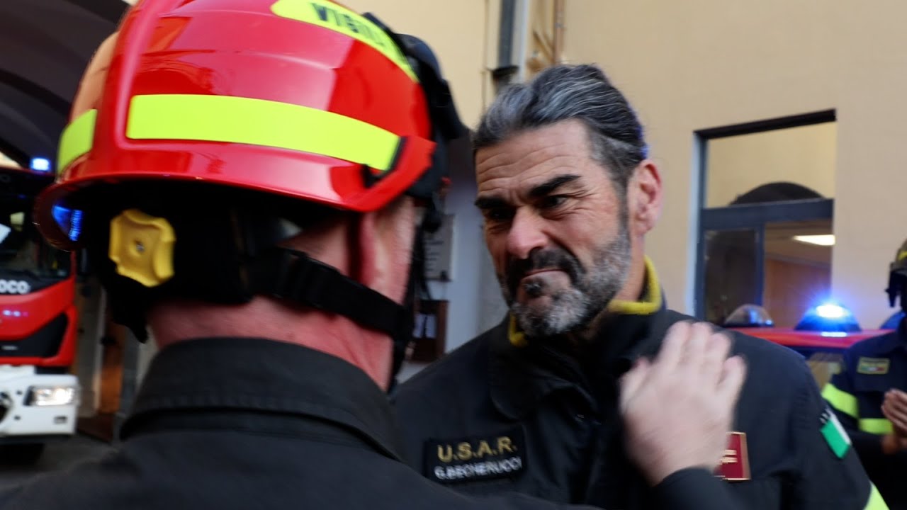 Saluto al vigile del fuoco Gianni Becherucci