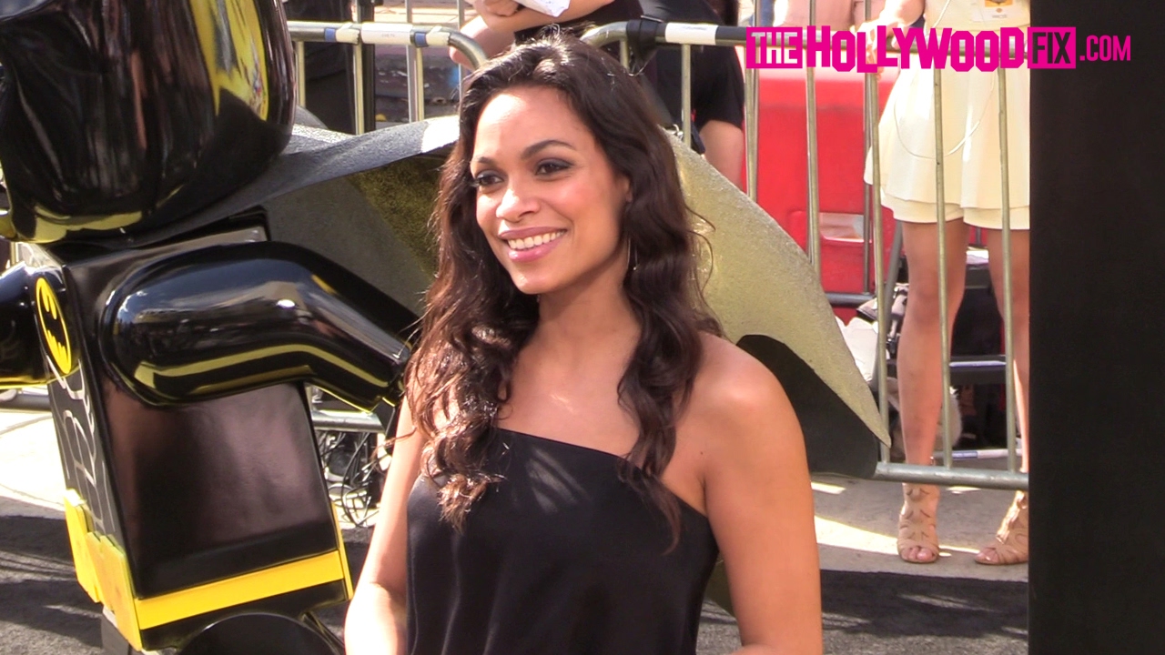 Rosario Dawson Signs Autographs & Walks The Red Carpet At The Lego Batman Movie Premiere 2.4.17