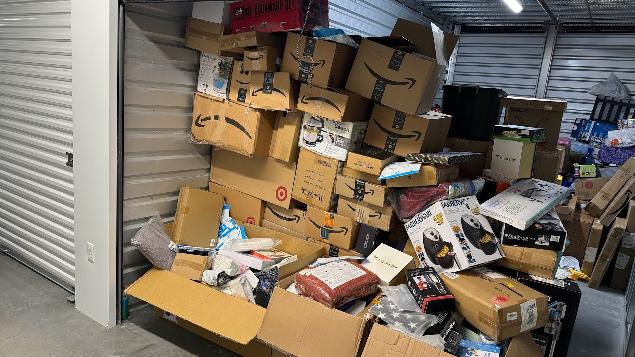 Amazon Prime Hoarders Abandoned Storage Locker.. She Could Not Stop Buying..