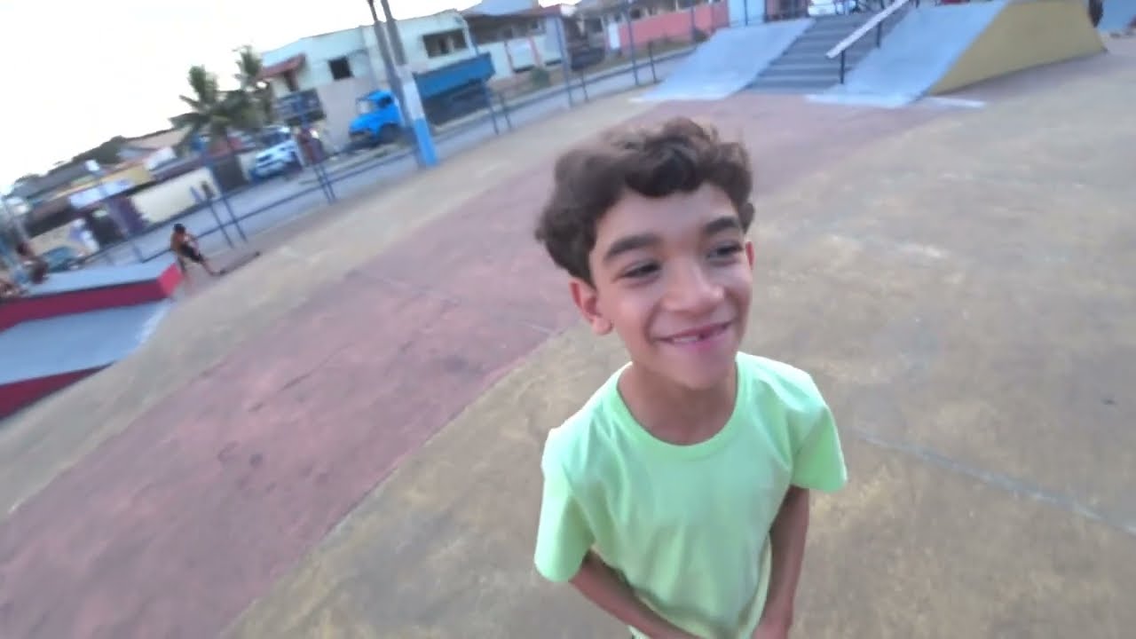 LUCAS ROCHA ANDOU DE SKATE PELA PRIMEIRA VEZ CAIU  - FAMÍLIA ROCHA