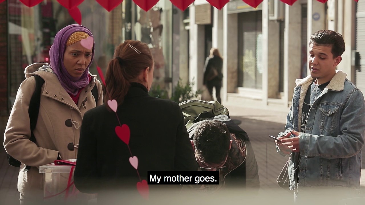 A hidden camera captures the reaction against racism #ItsRacism