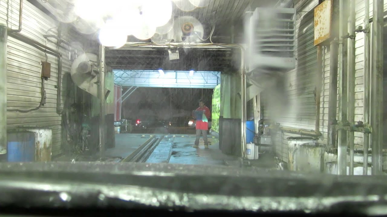 Driving through Woodside Car Wash, Queens, NYC