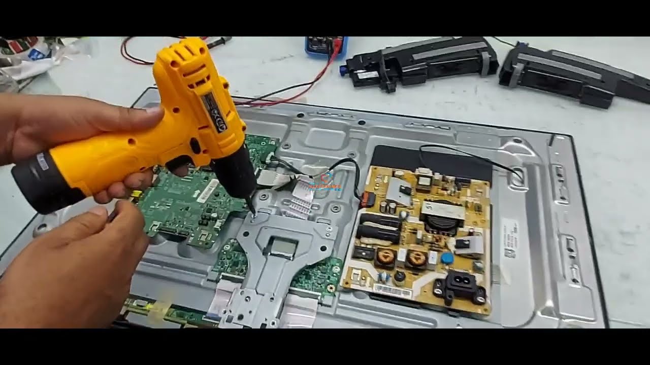 Samsung UA32M5500AR |black skin| T-con Board Or glass shot problem. solution CKV voltage block.